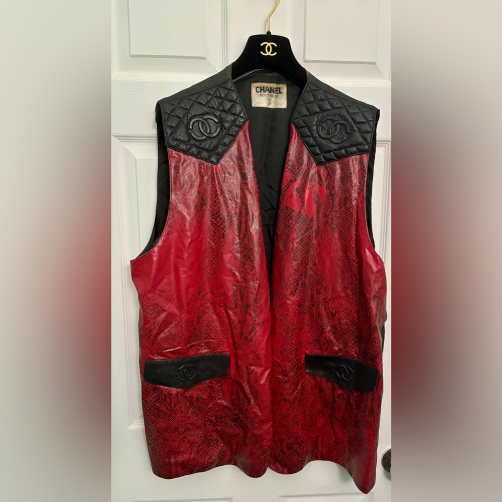 🔥🔥CHANEL Vintage CC Quilted Vest Jacket Polyester & Patent Leather